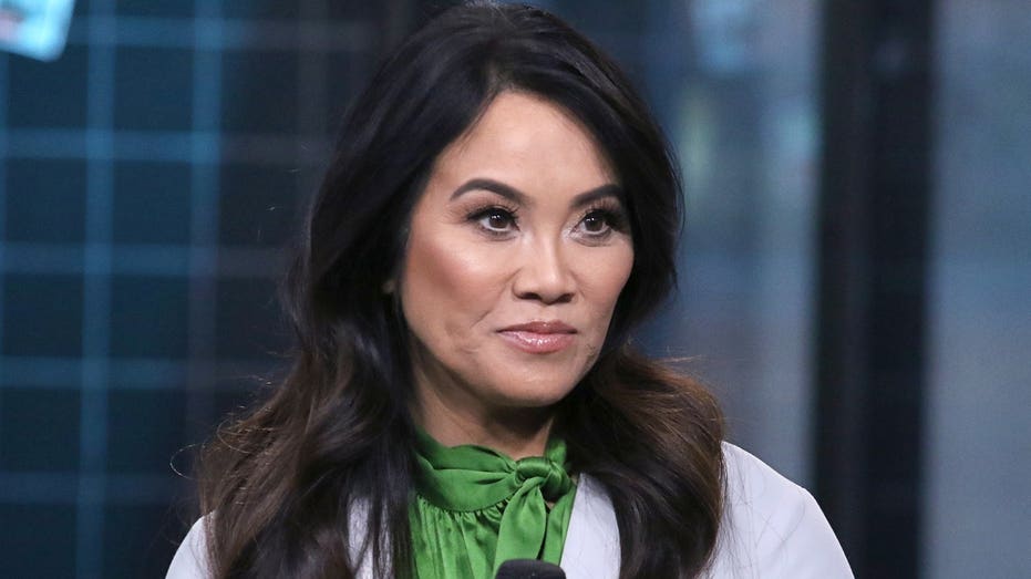 Reality star Dr Pimple Popper suffered a stroke while filming her show, says part of her brain 'died' Education VIC